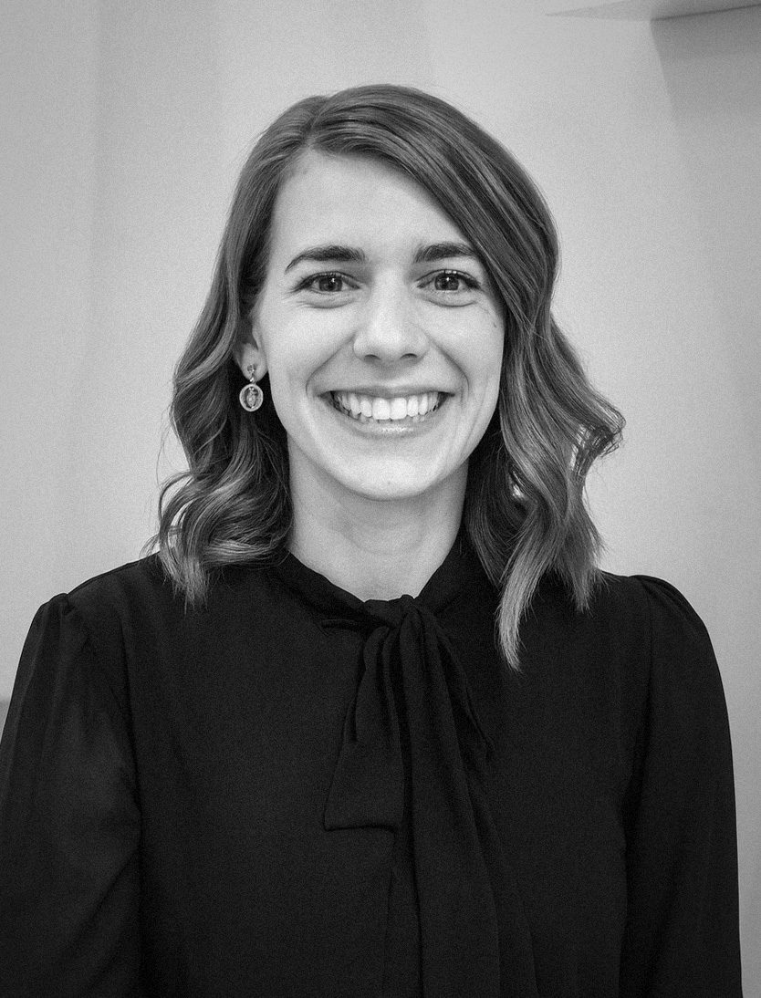 Testimonial image of Emma Fishbein praising Pursu’s responsive communication, innovative marketing strategy, and high-quality creative work for apartment building and commercial development projects.